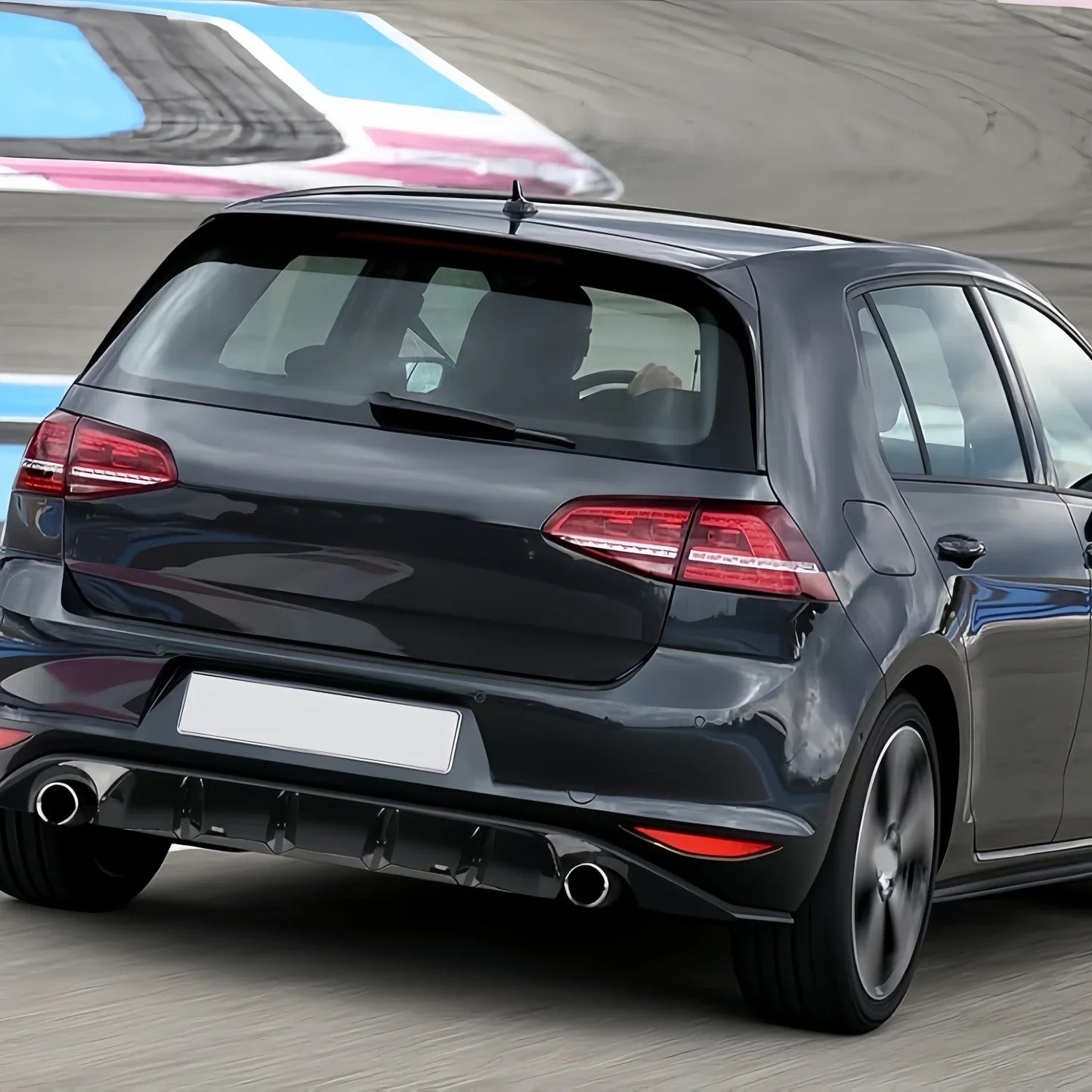 Difusor trasero estilo TCR negro brillante para Volkswagen Golf 7 GTI / GTD (2013–2016)