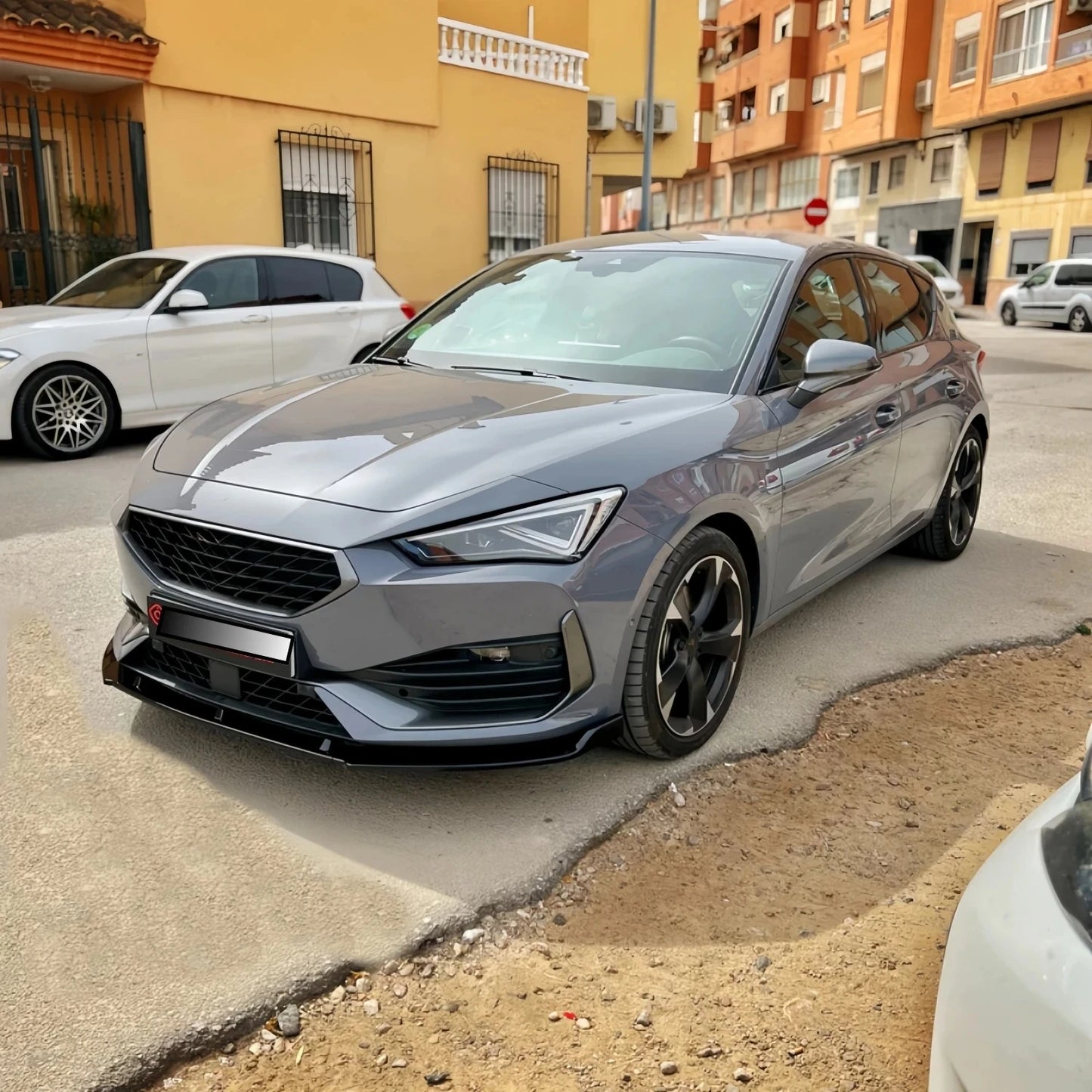 Lip Frontal Negro Brillante 3 Piezas – Seat León Mk4 Cupra 2021-2024