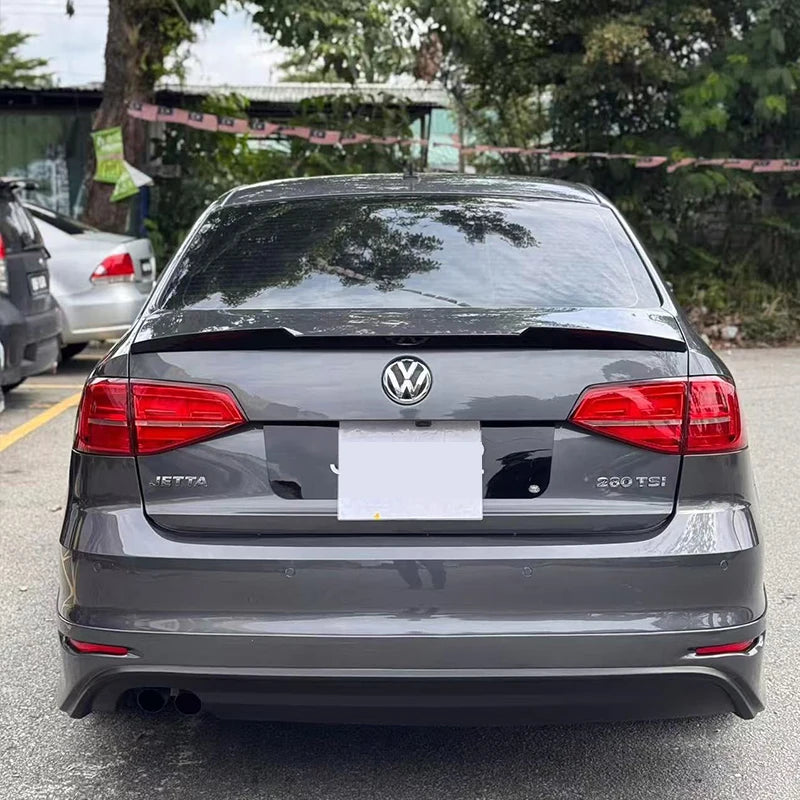 Alerón Trasero Estilo M4 – Volkswagen Jetta Mk6 Sportline / GLI / SE / TSI (2012-2018)