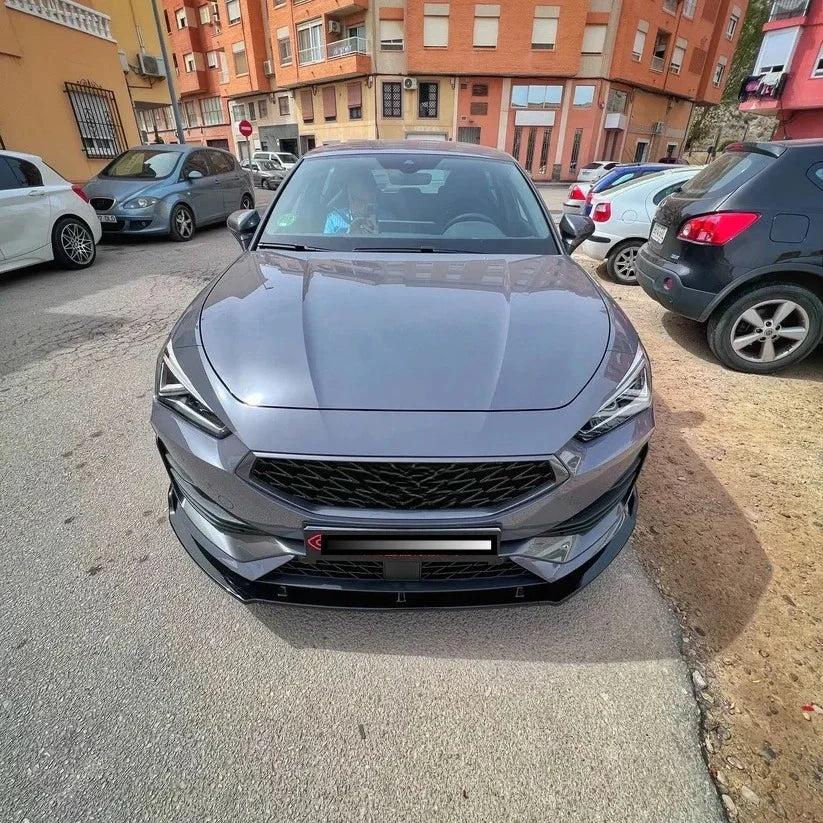 Lip Frontal Negro Brillante 3 Piezas – Seat León Mk4 Cupra 2021-2024