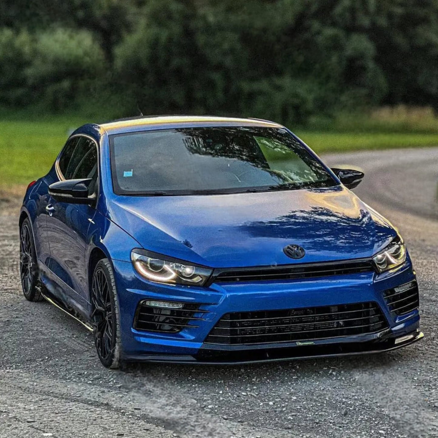 Pestañas de faro negro brillante para Volkswagen Scirocco (2008–2017)