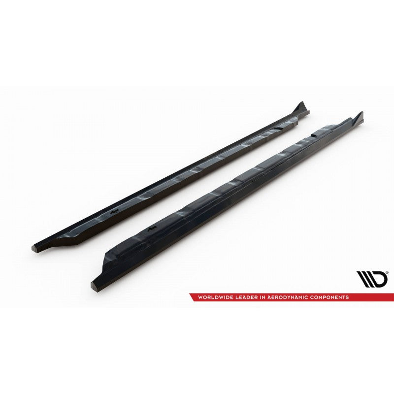 Taloneras Maxton Design para Audi A3 8V Sedán en Negro Brillante