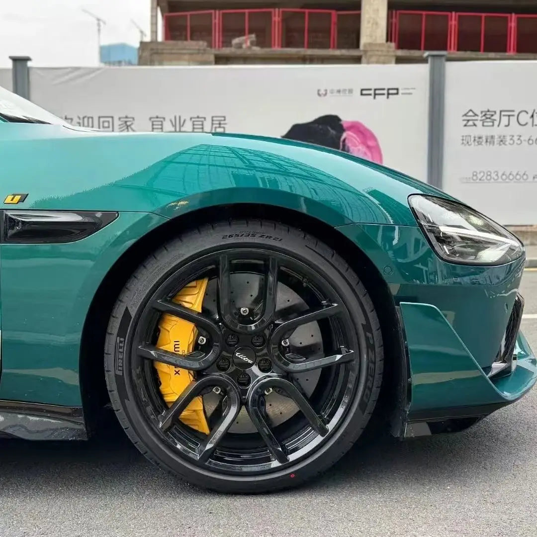 Vinilo Envolvente Verde Loro Metálico Brillante – Rotulación Completa de Coche
