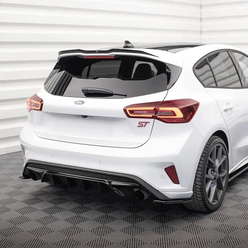 Difusor trasero estilo Maxton para Ford Focus ST Mk4 (2019–2025)