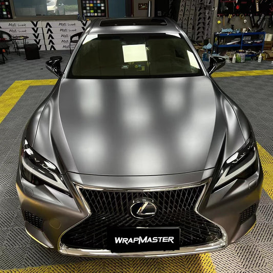 Vinilo Envolvente Gris Carbón Satinado Metálico – Rotulación Completa de Coche
