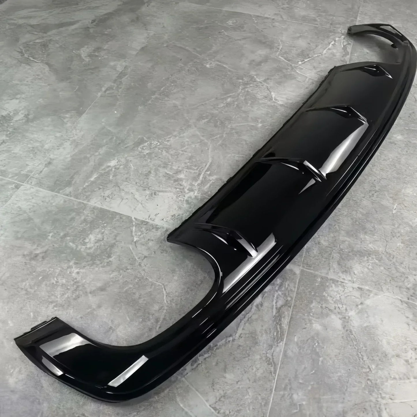 Difusor Trasero Negro Brillante para Audi A3 8V Sedán 2013-2016 Pre-Facelift (No válido para S-Line ni S3)