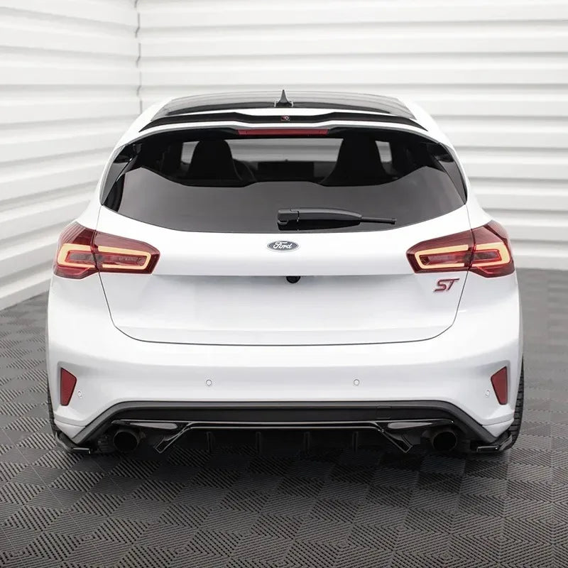 Difusor trasero estilo Maxton para Ford Focus ST Mk4 (2019–2025)