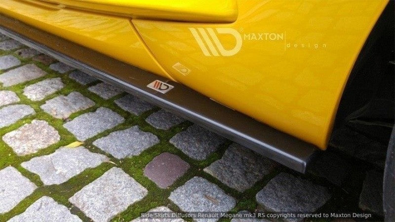 Faldones Laterales Deportivos Maxton para Renault Megane 3 RS 2010-2015 ABS