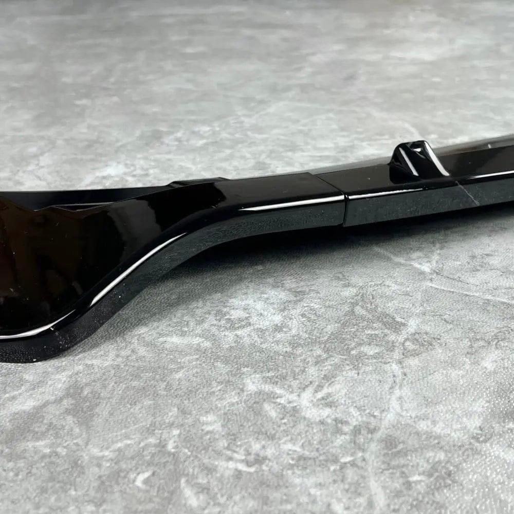 Lip Delantero 3 Piezas Volkswagen Polo MK5 MK6 (2010-2021) – Lip delantero en negro brillo con Protección UV
