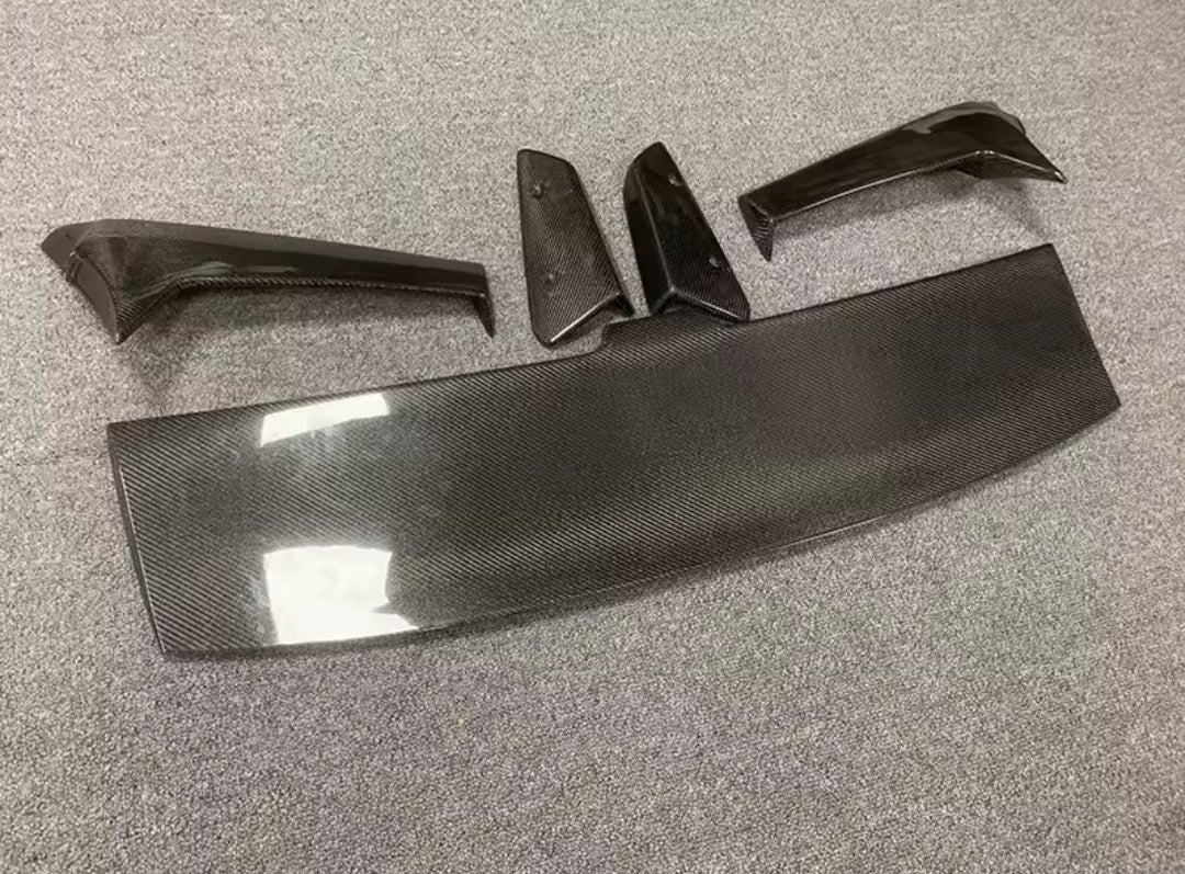 Alerón estilo GT en fibra de carbono real para Volkswagen Golf 7 / 7.5 (2014–2018)