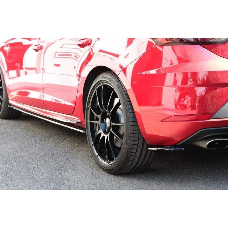 https://viperscar.com/49477-large_default/splitters-laterales-traseros-para-seat-leon-cupra-mk35-2017-.jpg